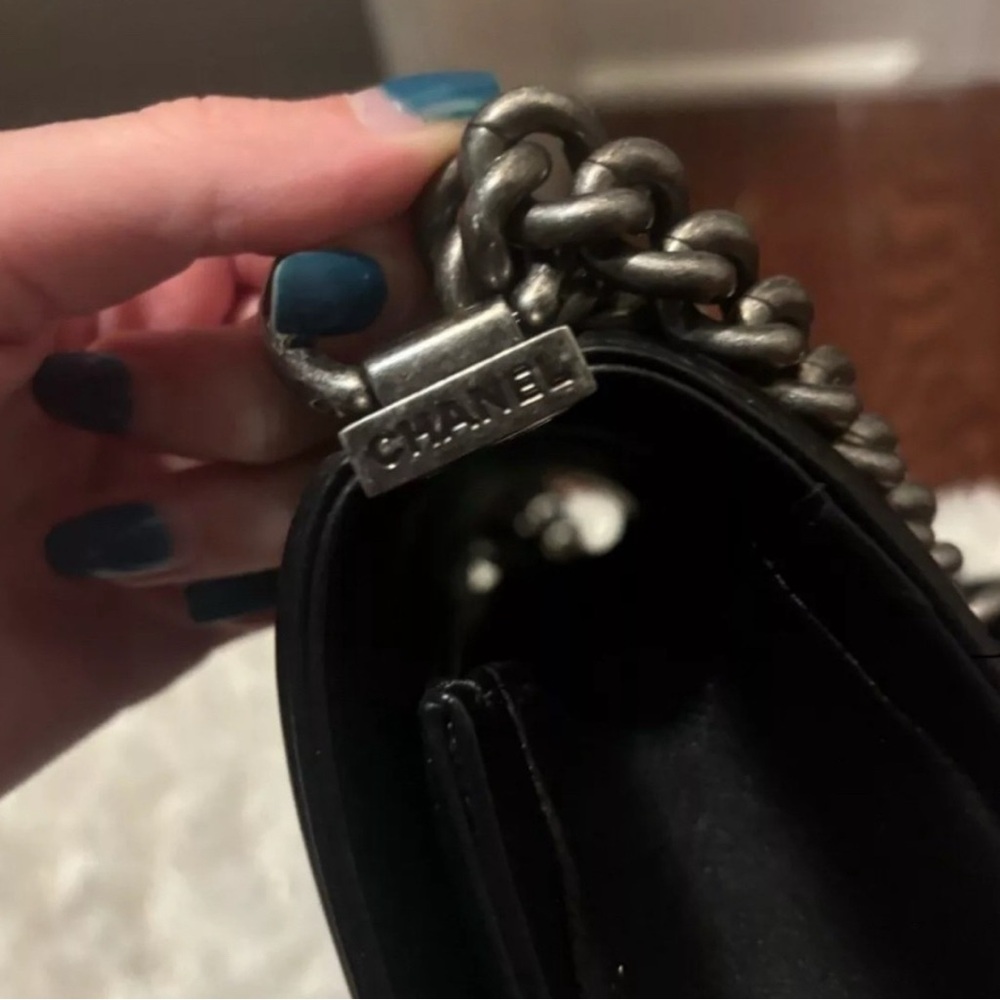 Chanel Medium boy Bag - Picture 7 of 16